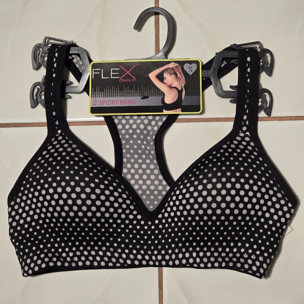 Wireless molded cups sports bra NWT size small